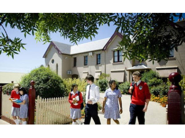 'Bệ phóng' khi học tại trường danh tiếng Australia 'Bệ phóng' khi học tại trường danh tiếng Australia