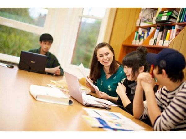 Học dự bị đại học tại trường top 10 của Anh Học dự bị đại học tại trường top 10 của Anh