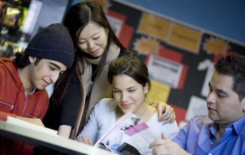 Nhận 50% học bổng của tập đoàn giáo dục Cambridge Nhận 50% học bổng của tập đoàn giáo dục Cambridge