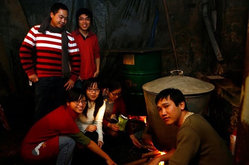 Gạt nỗi nhớ nhà sang một bên Gạt nỗi nhớ nhà sang một bên