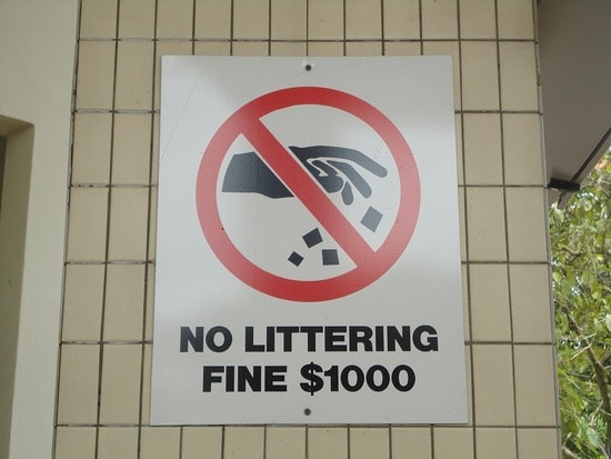 Cấm xả rác và hút thuốc nơi công cộng Cấm xả rác và hút thuốc nơi công cộng