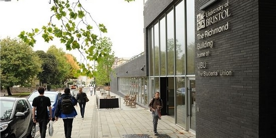 Khám phá Bristol - ngôi trường hàng đầu Vương quốc Anh Khám phá Bristol - ngôi trường hàng đầu Vương quốc Anh