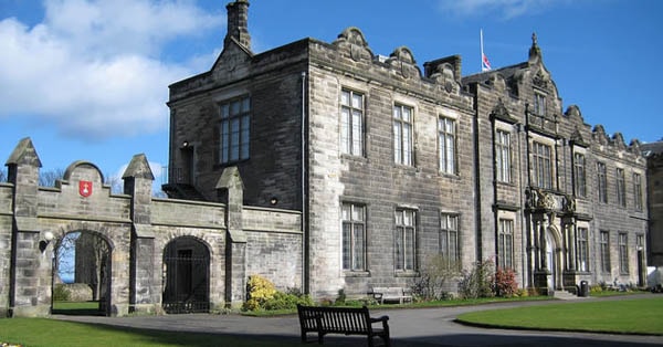 Đại học St Andrews Chiêm ngưỡng 5 trường đại học lâu đời nhất nước Anh