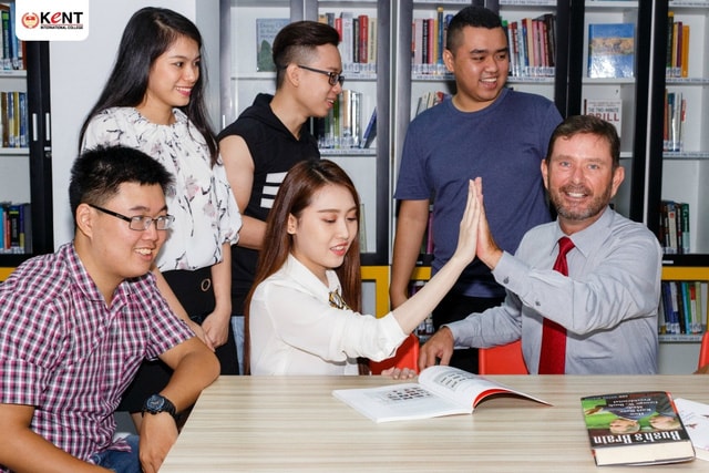 Nên lựa chọn du học hay chương trình quốc tế khi muốn đi Úc?