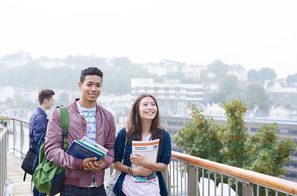 Những thăng trầm tâm lý du học sinh nào cũng trải qua Những thăng trầm tâm lý du học sinh nào cũng trải qua