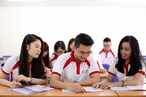 Nên học ngành kinh doanh quốc tế hay kinh tế? Nên học ngành kinh doanh quốc tế hay kinh tế?