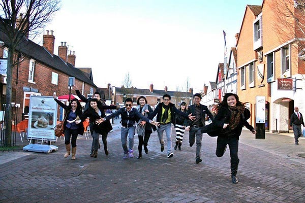 Có nhiều loại học bổng của Anh để bạn có thể trở thành một trong những du học sinh Có nhiều loại học bổng của Anh để bạn có thể trở thành một trong những du học sinh