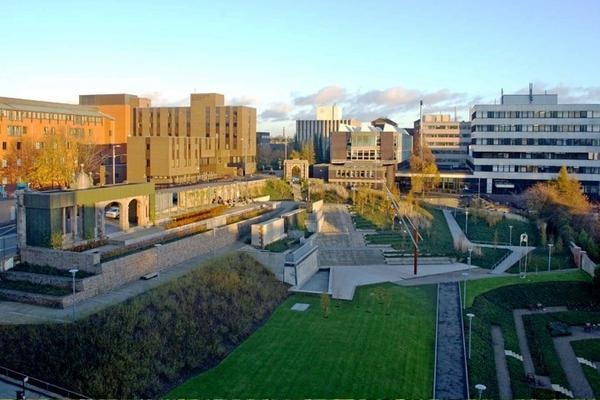 Các trường đại học ngành tài chính - ngân hàng nổi tiếng nhất nước Anh Các trường đại học ngành tài chính - ngân hàng nổi tiếng nhất nước Anh 3