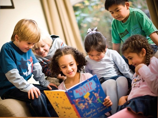 Học tiếng anh qua truyện tạo sự thích thú cho trẻ