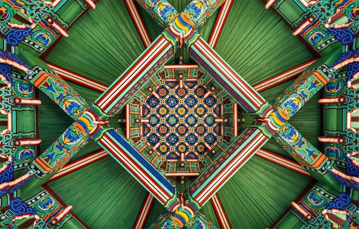 Hình trang trí trên các tòa nhà