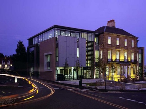 Tìm hiểu về trường trường Newcastle College tại Anh